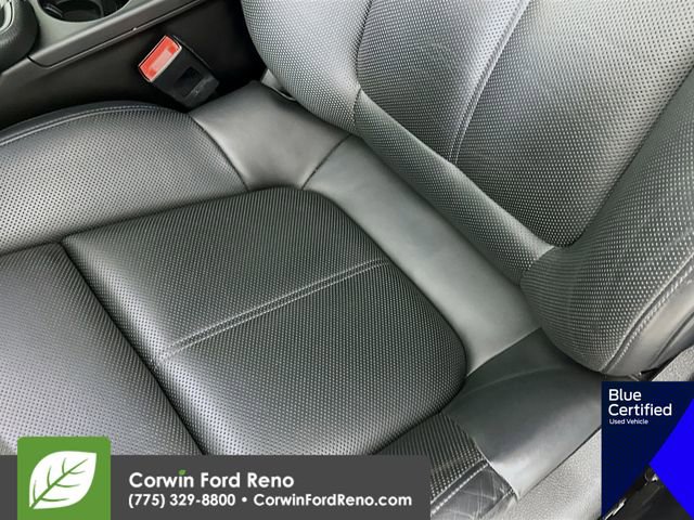 Used 2023 Porsche Macan Turbo image 23