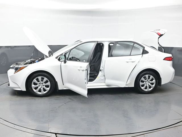 Used 2025 Toyota Corolla LE FWD image 43