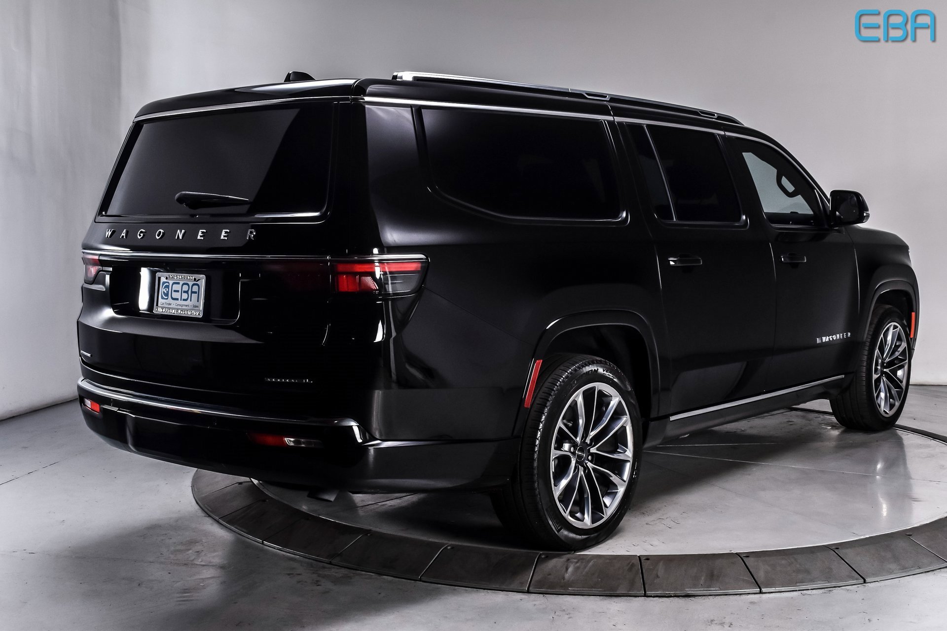 Used 2023 Jeep Wagoneer L Series III w/ Premium Group I image 6