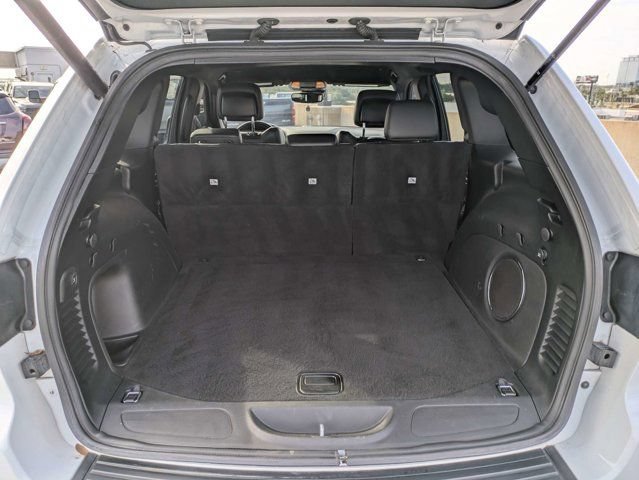 Used 2022 Jeep Grand Cherokee Laredo X RWD image 12