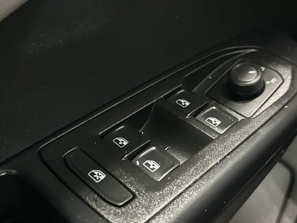 Certified 2023 Volkswagen Taos S FWD image 17