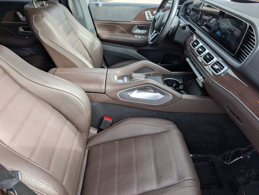 Used 2023 Mercedes-Benz GLS 580 4MATIC image 12