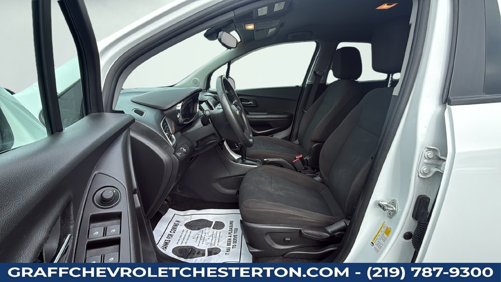 Used 2021 Chevrolet Trax LS w/ Tint and Cruise Package AWD/4WD image 21