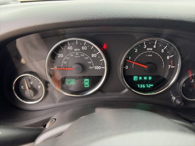 Used 2018 Jeep Wrangler Unlimited Sahara w/ Connectivity Group image 14