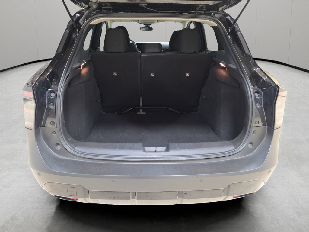 Used 2025 Nissan Kicks SV AWD/4WD image 11
