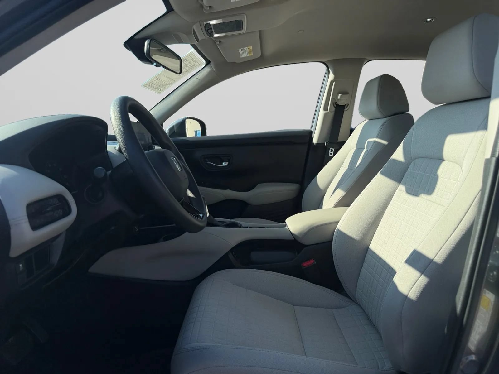 Used 2025 Honda HR-V LX image 16