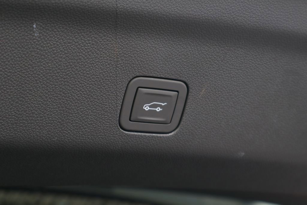 New 2026 GMC Yukon XL Elevation w/ Elevation Premium Package AWD/4WD image 9