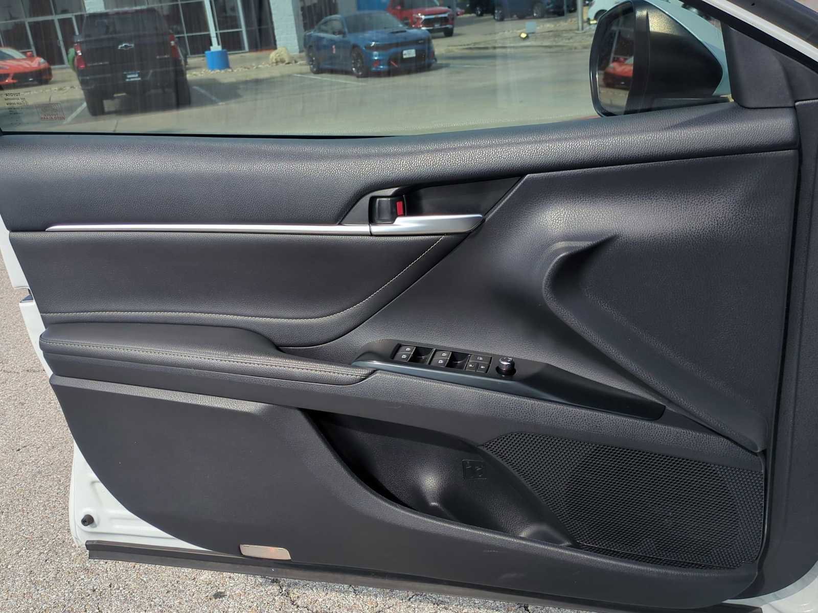 Used 2018 Toyota Camry XSE FWD image 21
