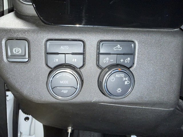 Used 2022 Chevrolet Silverado 1500 LT image 10