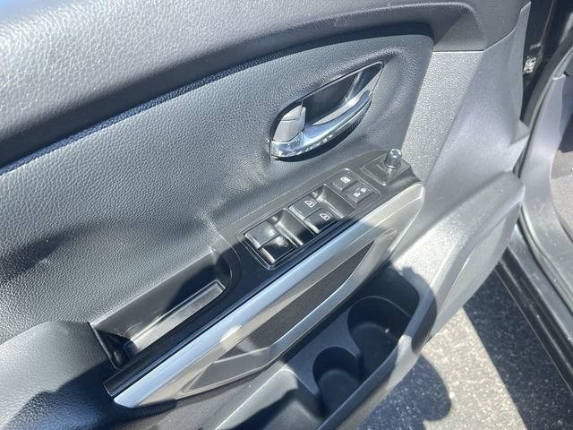 Used 2023 Nissan Titan SV AWD/4WD image 22