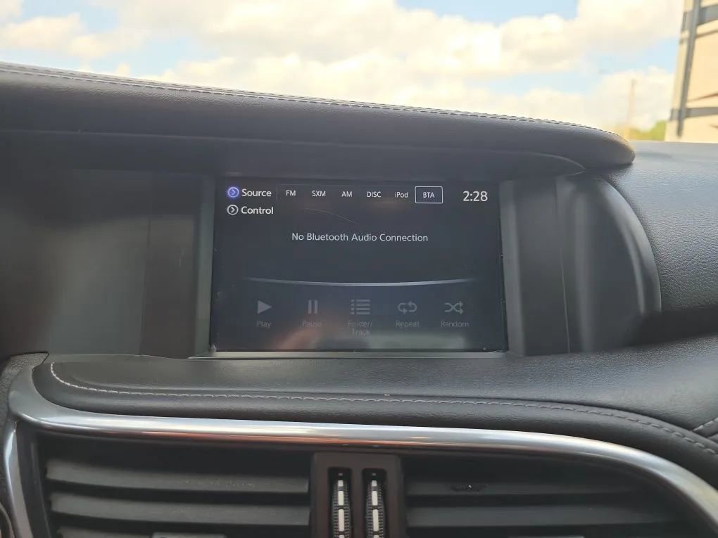 Used 2017 INFINITI QX30 Premium w/ Technology Package image 27