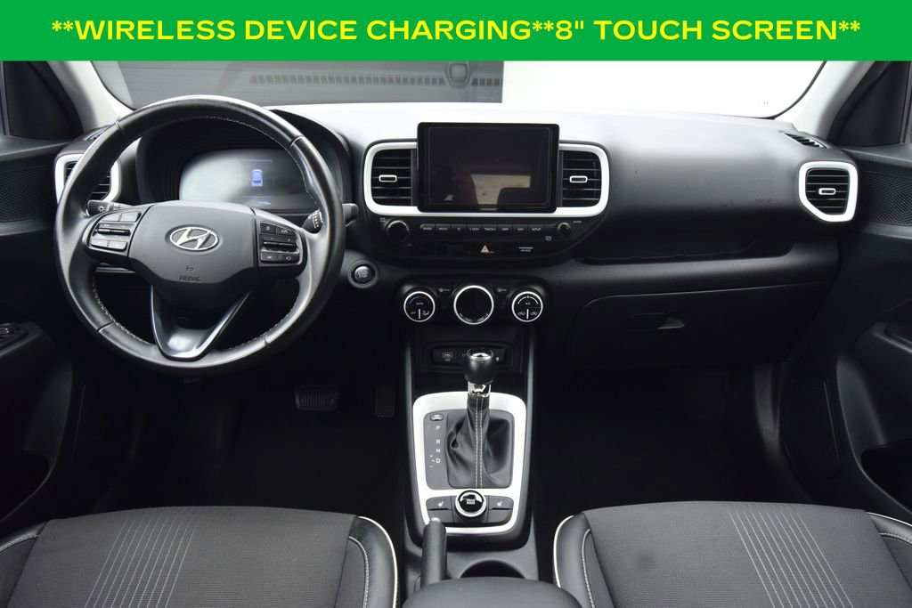 Used 2023 Hyundai Venue Limited w/ Cargo Package FWD image 4