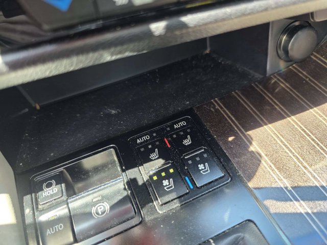 Used 2019 Lexus RX 450h AWD w/ Luxury Package image 18