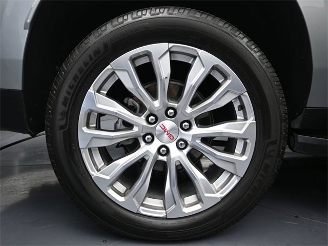 Used 2023 GMC Yukon XL Denali image 9