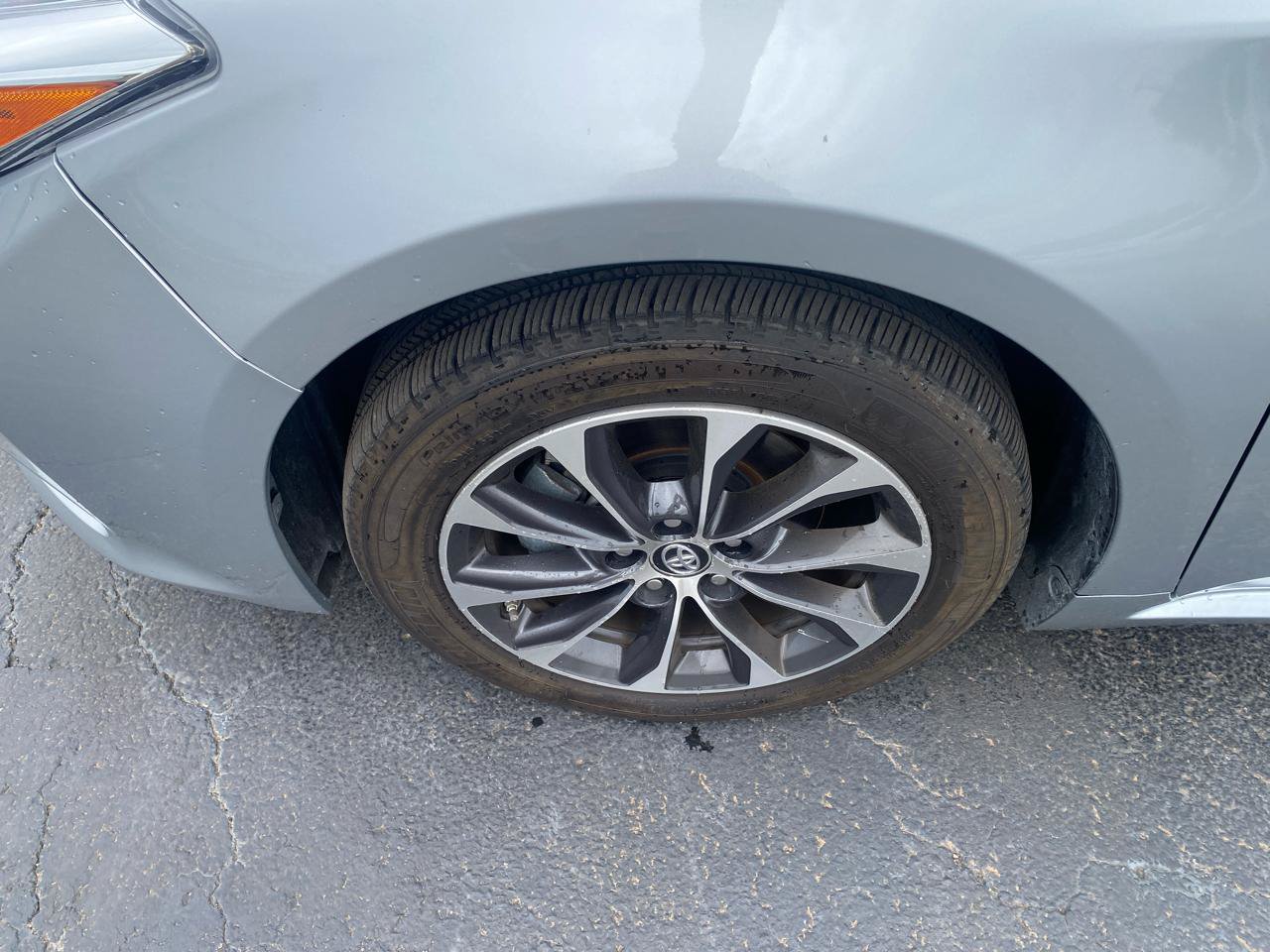 Used 2016 Toyota Avalon XLE Premium FWD image 6