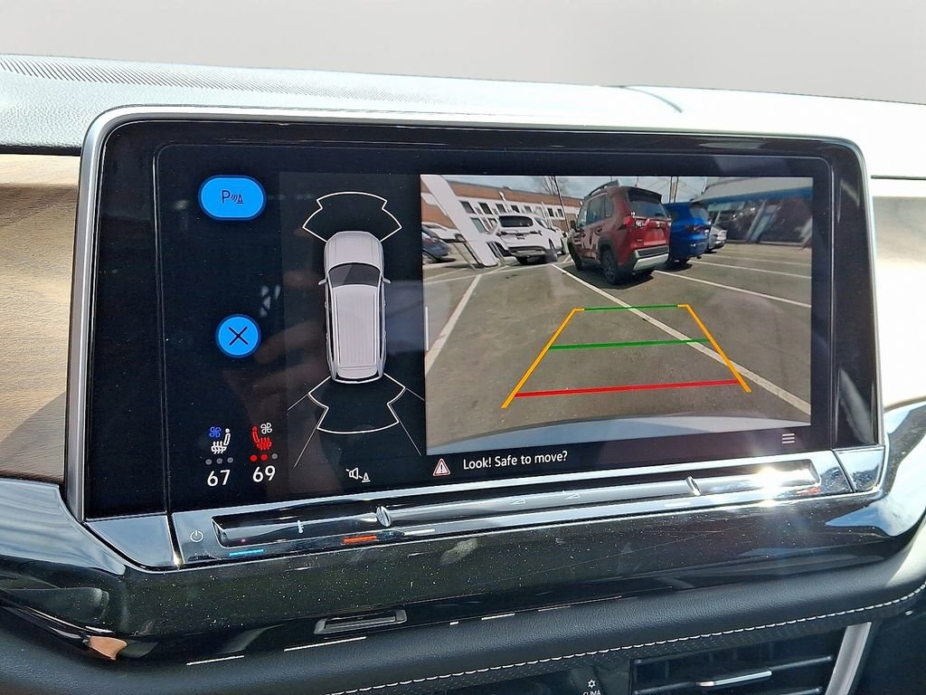 Used 2025 Volkswagen Atlas SE image 18
