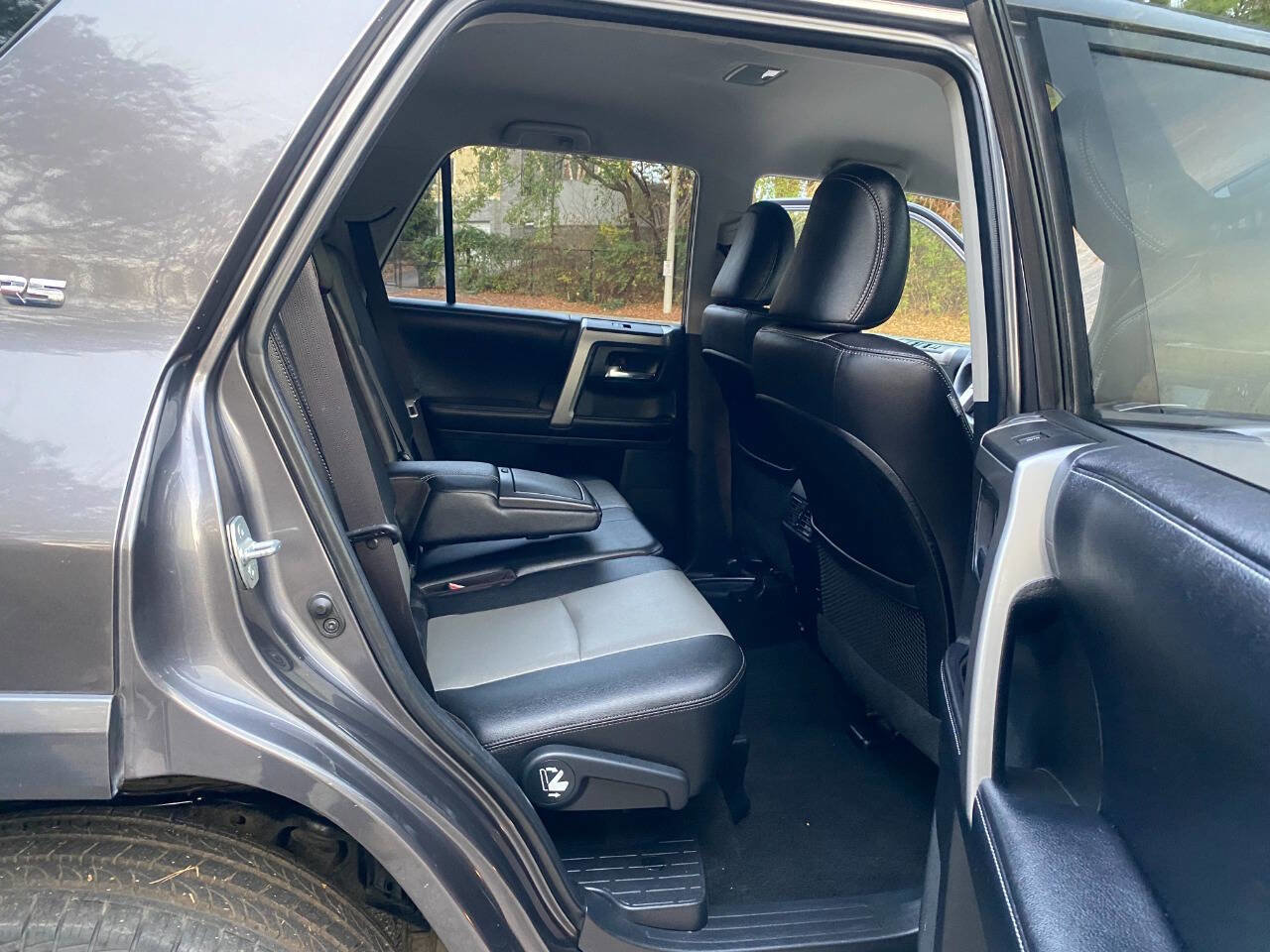 Used 2017 Toyota 4Runner SR5 Premium image 46