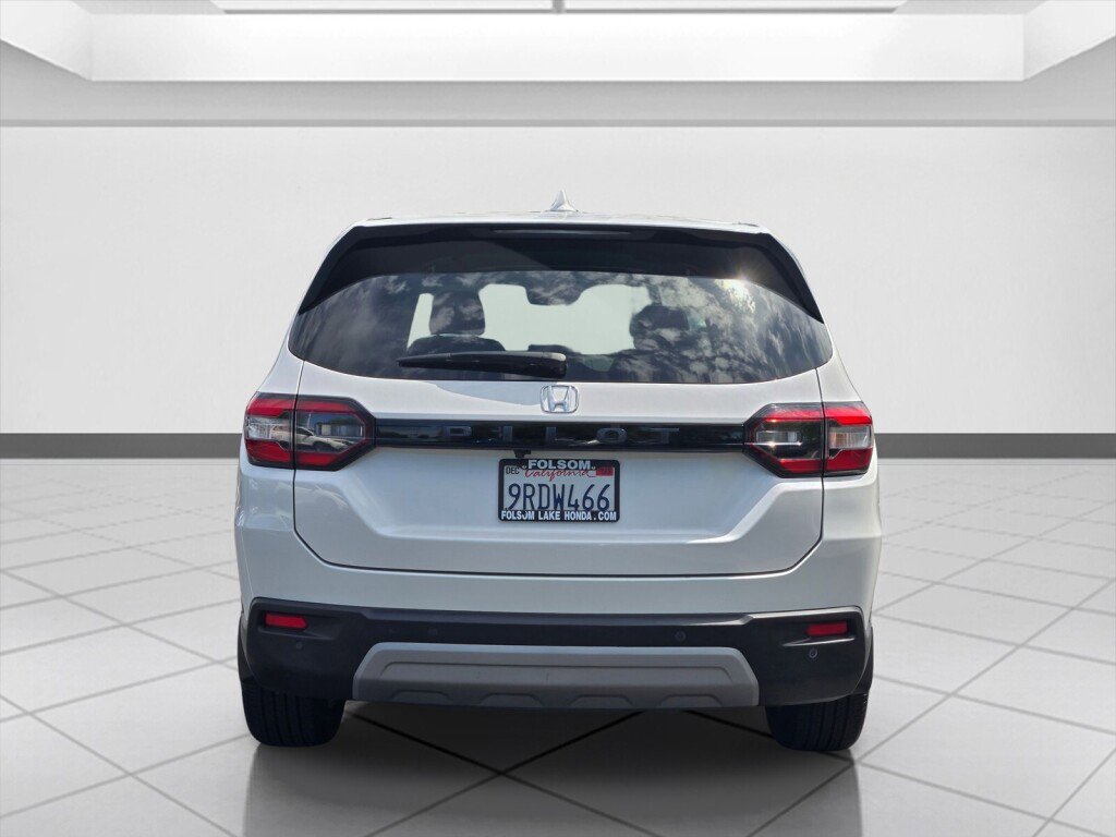 Certified 2025 Honda Pilot EX-L image 6