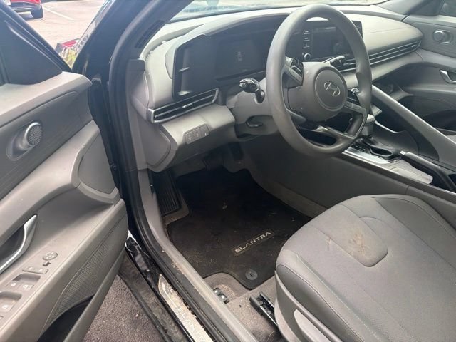 Used 2024 Hyundai Elantra SE FWD image 12