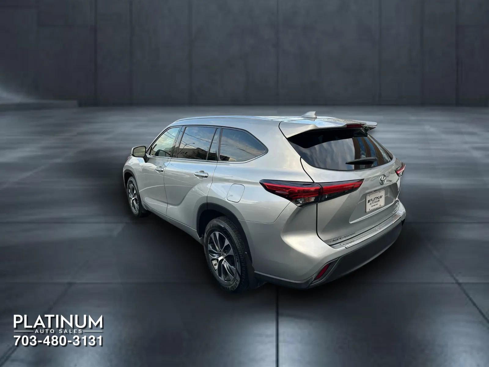 Used 2020 Toyota Highlander XLE image 8