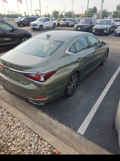 Used 2025 Lexus ES 350 w/ Premium Package FWD image 5