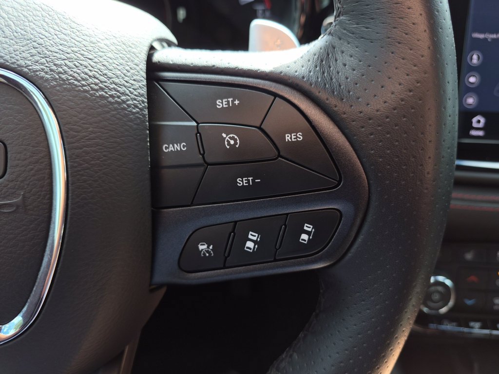 Used 2025 Dodge Durango GT AWD/4WD image 33