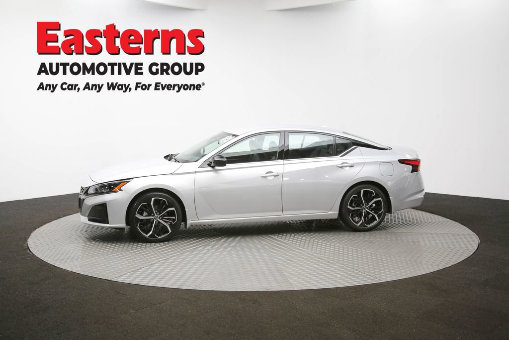 Used 2023 Nissan Altima 2.5 SR FWD image 55