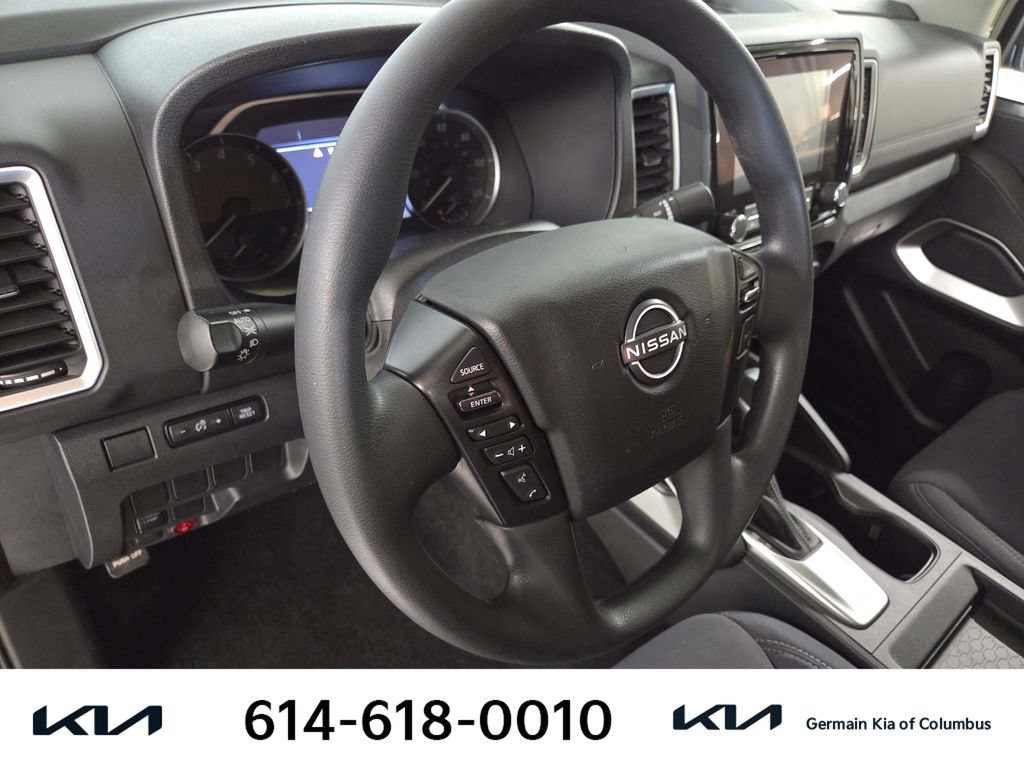 Used 2023 Nissan Frontier SV RWD image 18