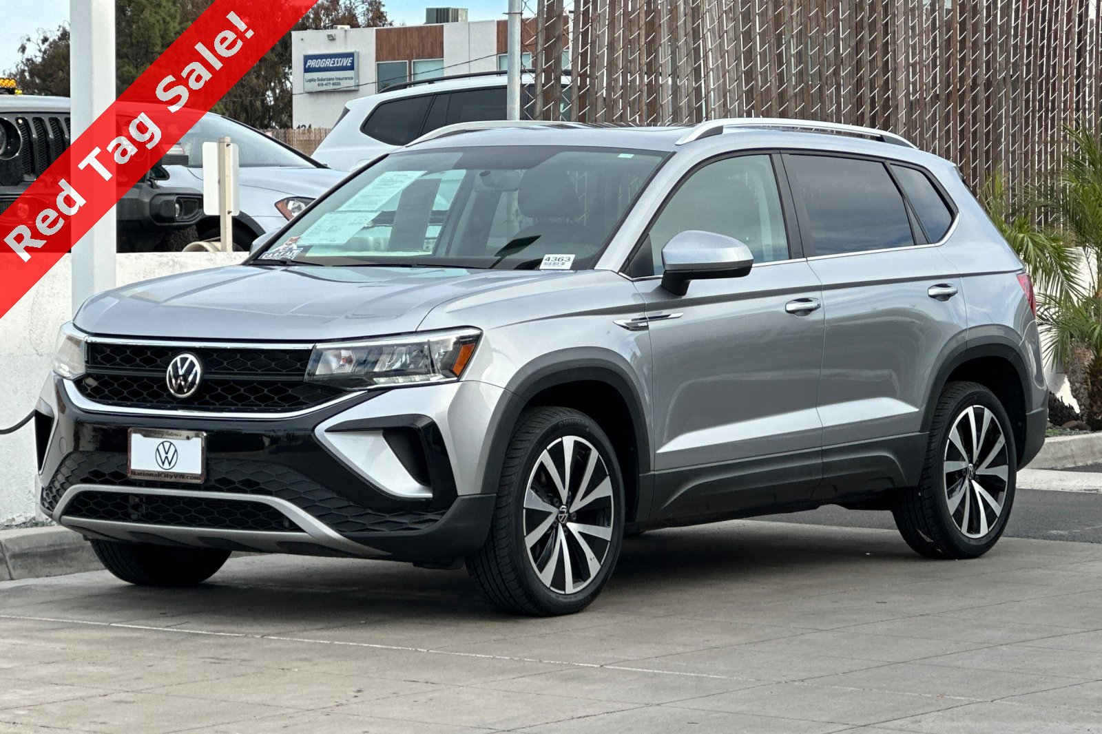 Certified 2022 Volkswagen Taos SE w/ Panoramic Sunroof Package image 9