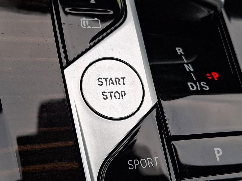 Used 2026 BMW X5 xDrive50e w/ Climate Comfort Package image 20