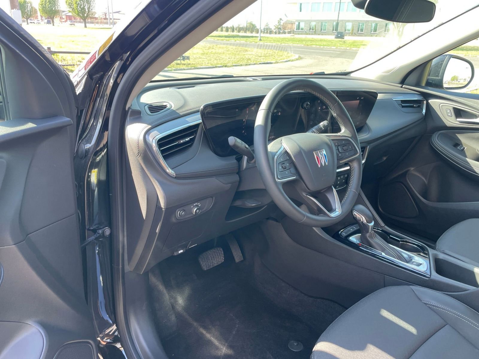 Used 2025 Buick Encore GX Preferred image 33