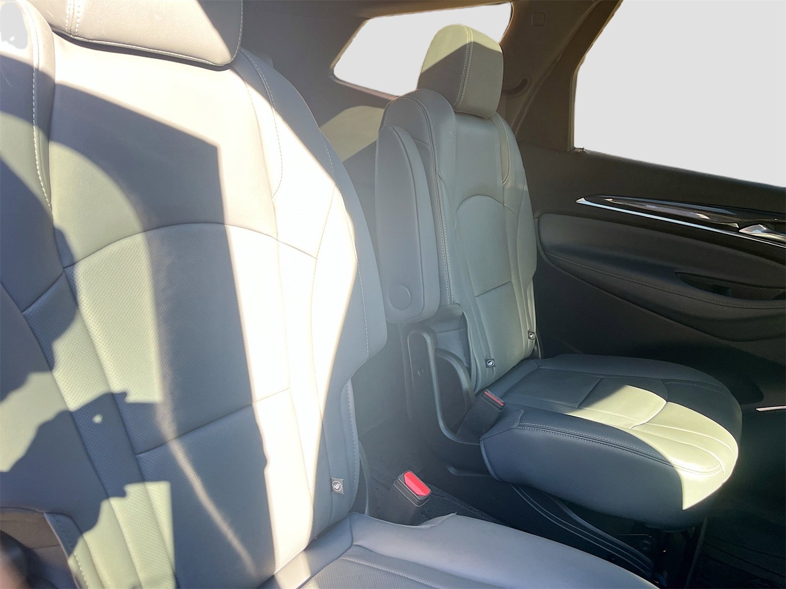 Used 2024 Buick Enclave Essence w/ Experience Buick Package image 28