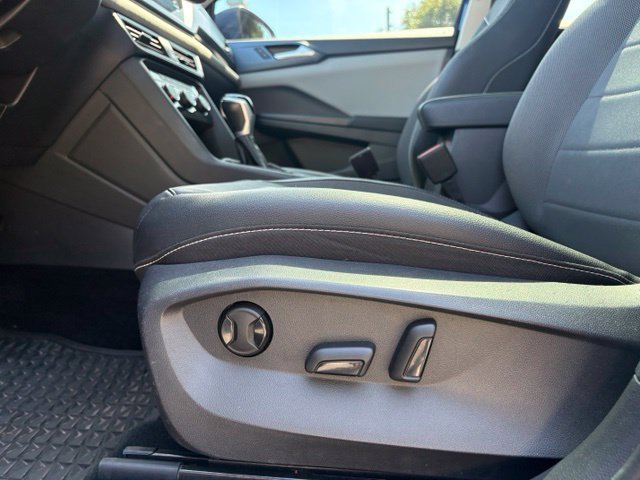 Used 2023 Volkswagen Taos SE w/ Panoramic Sunroof Package FWD image 32