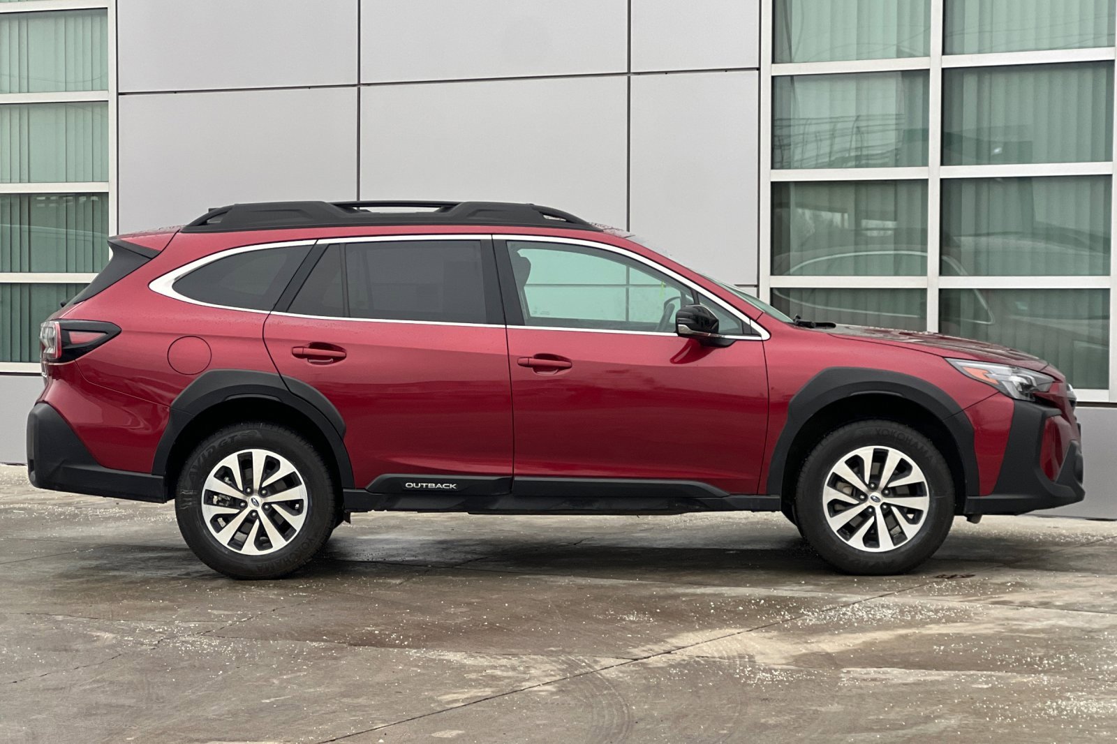 Used 2024 Subaru Outback Premium image 3