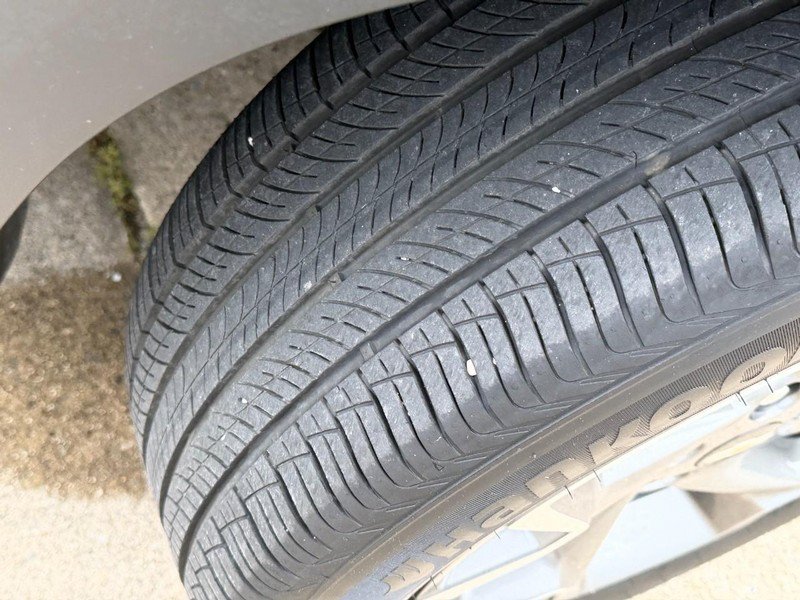Used 2025 Chevrolet Trax LT FWD image 9