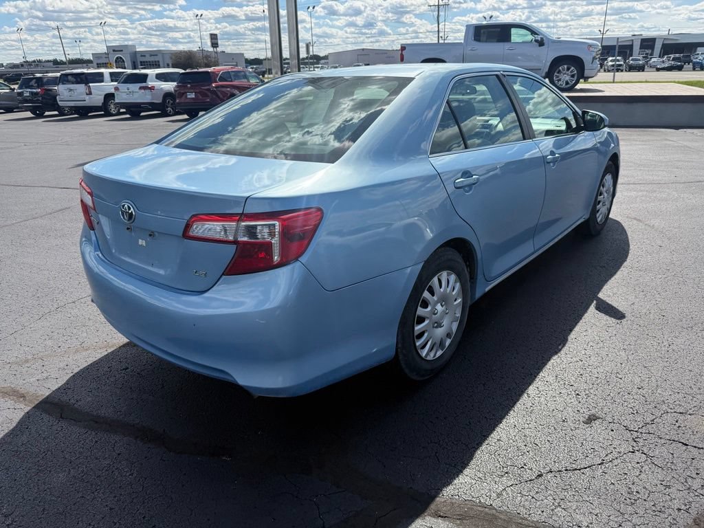 Used 2012 Toyota Camry LE FWD image 5
