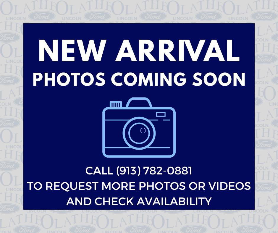 Used 2017 GMC Yukon SLT w/ Premium Edition AWD/4WD image 1
