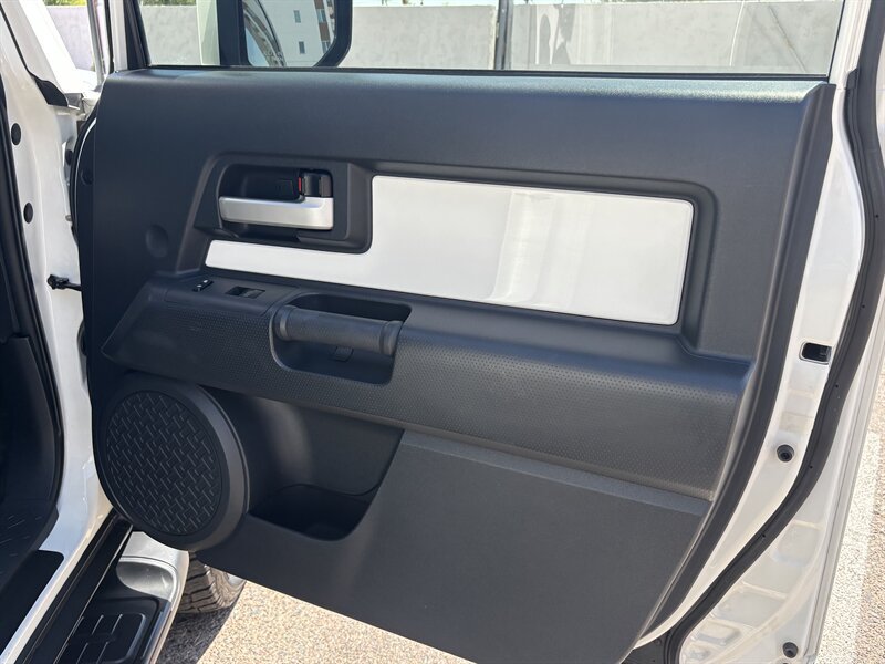 Used 2014 Toyota FJ Cruiser 4WD w/ Upgrade Package image 37