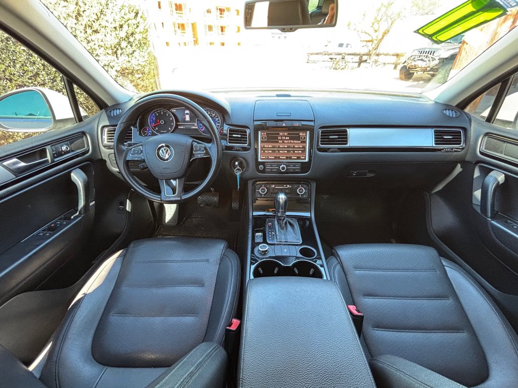 Used 2011 Volkswagen Touareg Sport AWD/4WD image 17