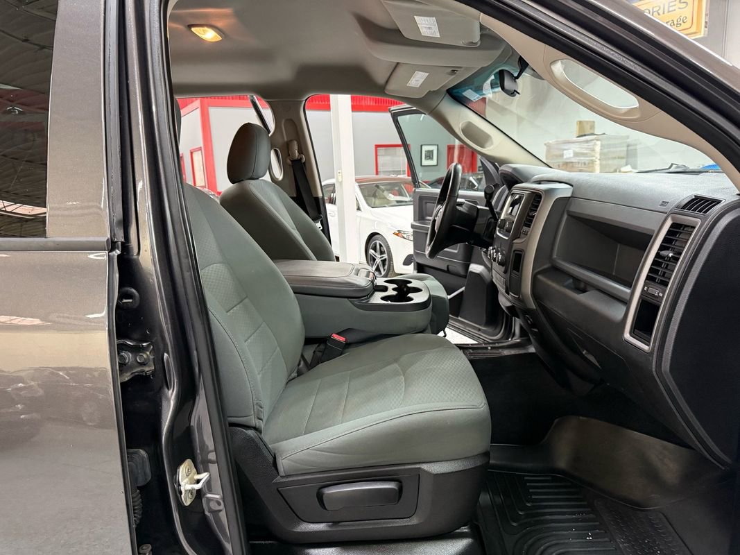 Used 2015 RAM 1500 ST w/ SXT Appearance Group image 18