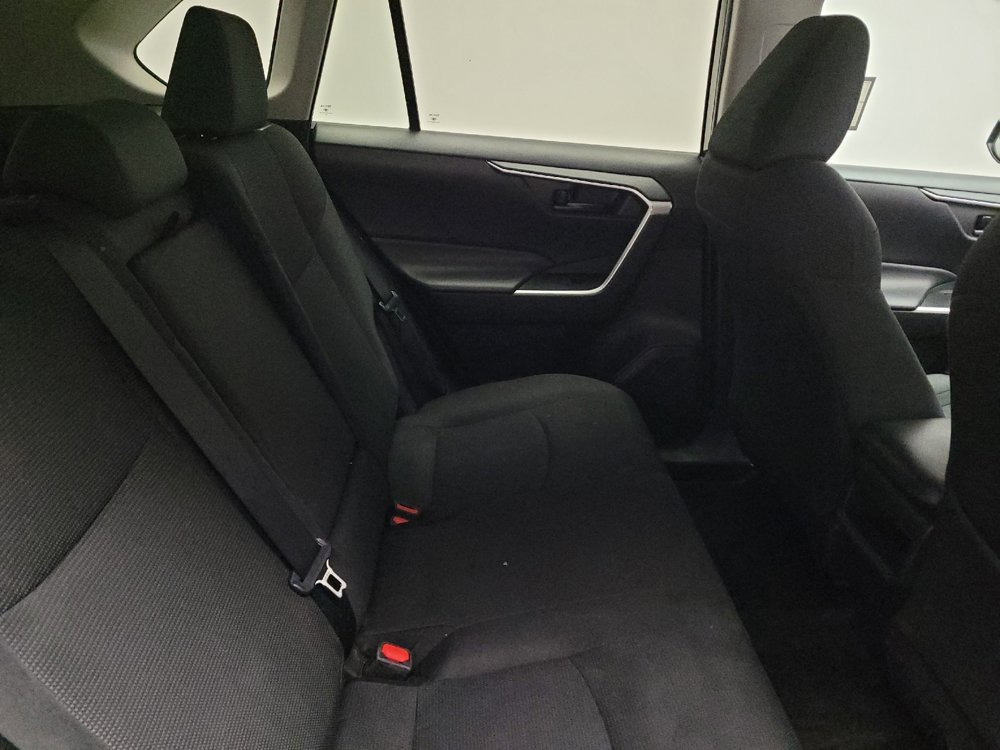 Used 2021 Toyota RAV4 LE FWD image 19
