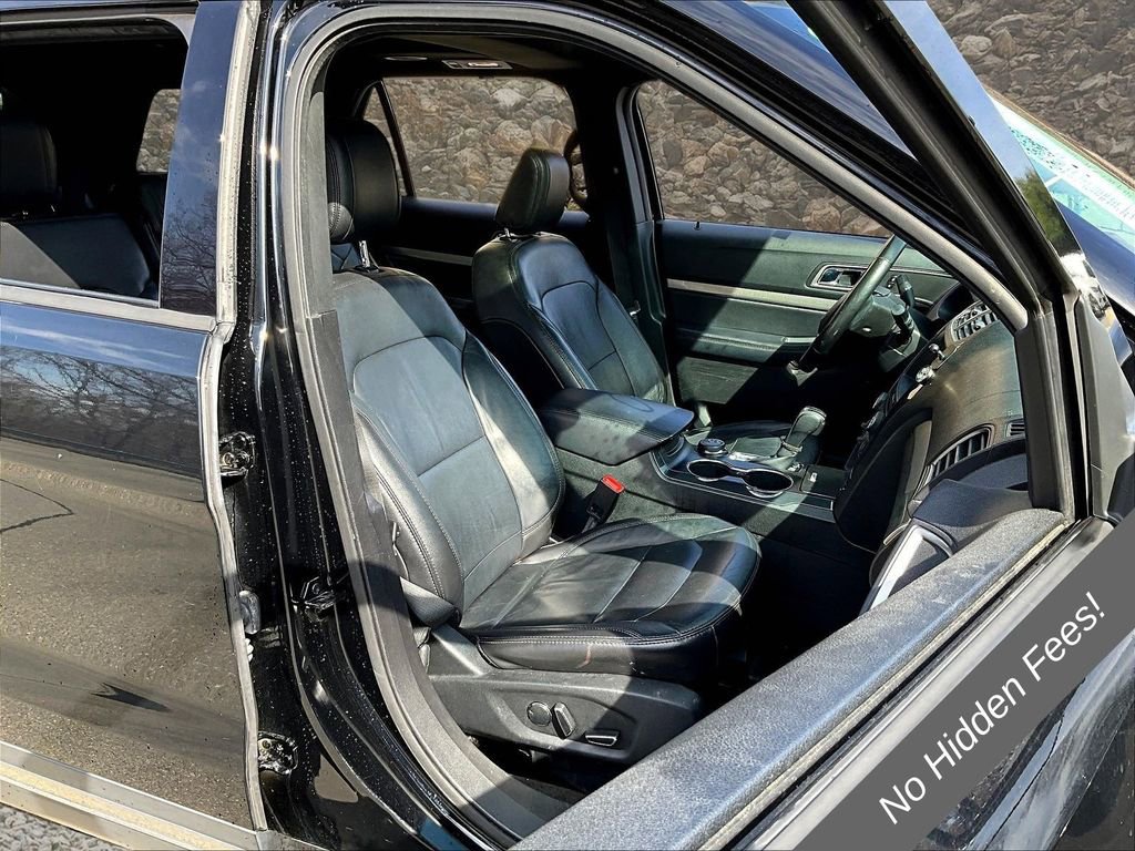 Used 2018 Ford Explorer XLT w/ Equipment Group 202A AWD/4WD image 5