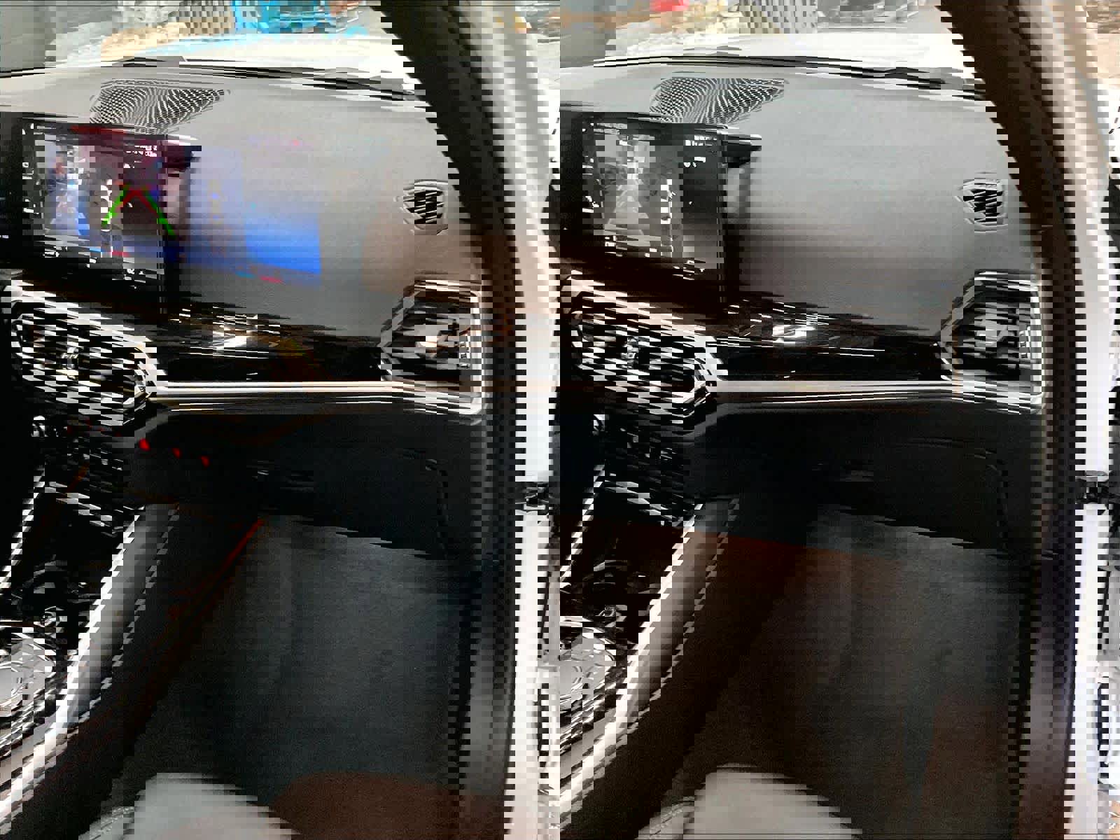 Used 2024 BMW 330i Sedan w/ Convenience Package image 18