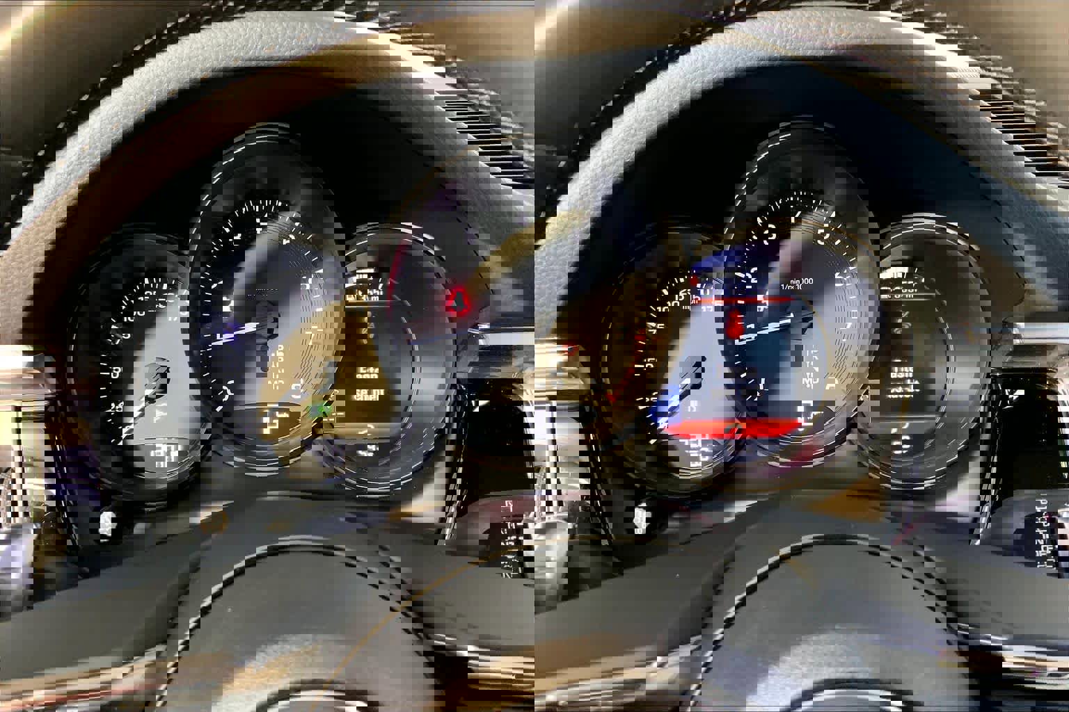 Used 2025 Porsche Macan image 29