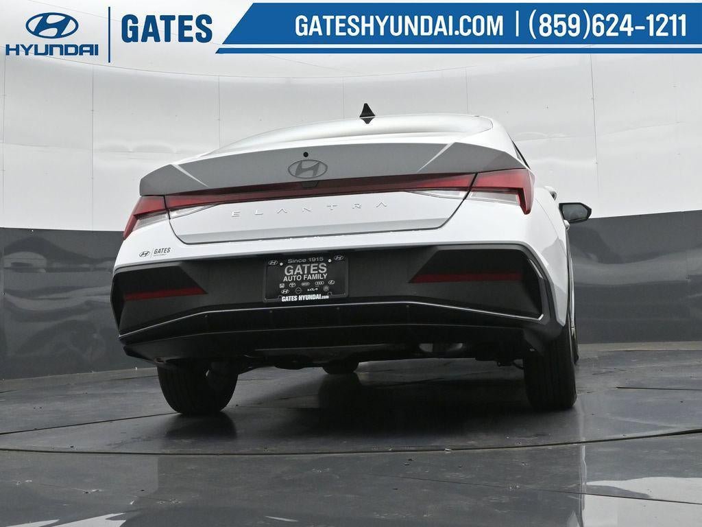 New 2026 Hyundai Elantra SE FWD image 33