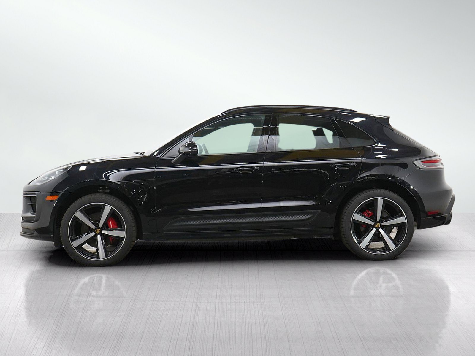 Used 2024 Porsche Macan S AWD/4WD image 2
