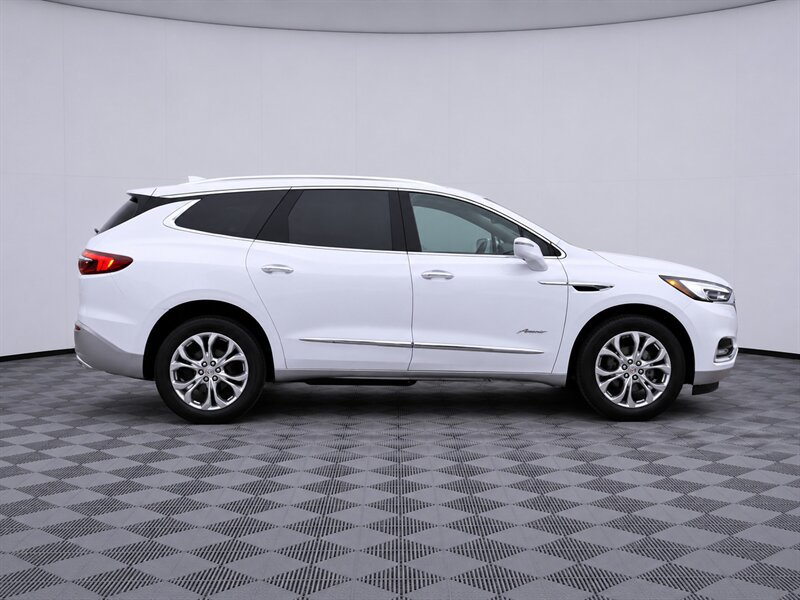 Used 2018 Buick Enclave Avenir w/ Avenir Technology Package AWD/4WD image 8