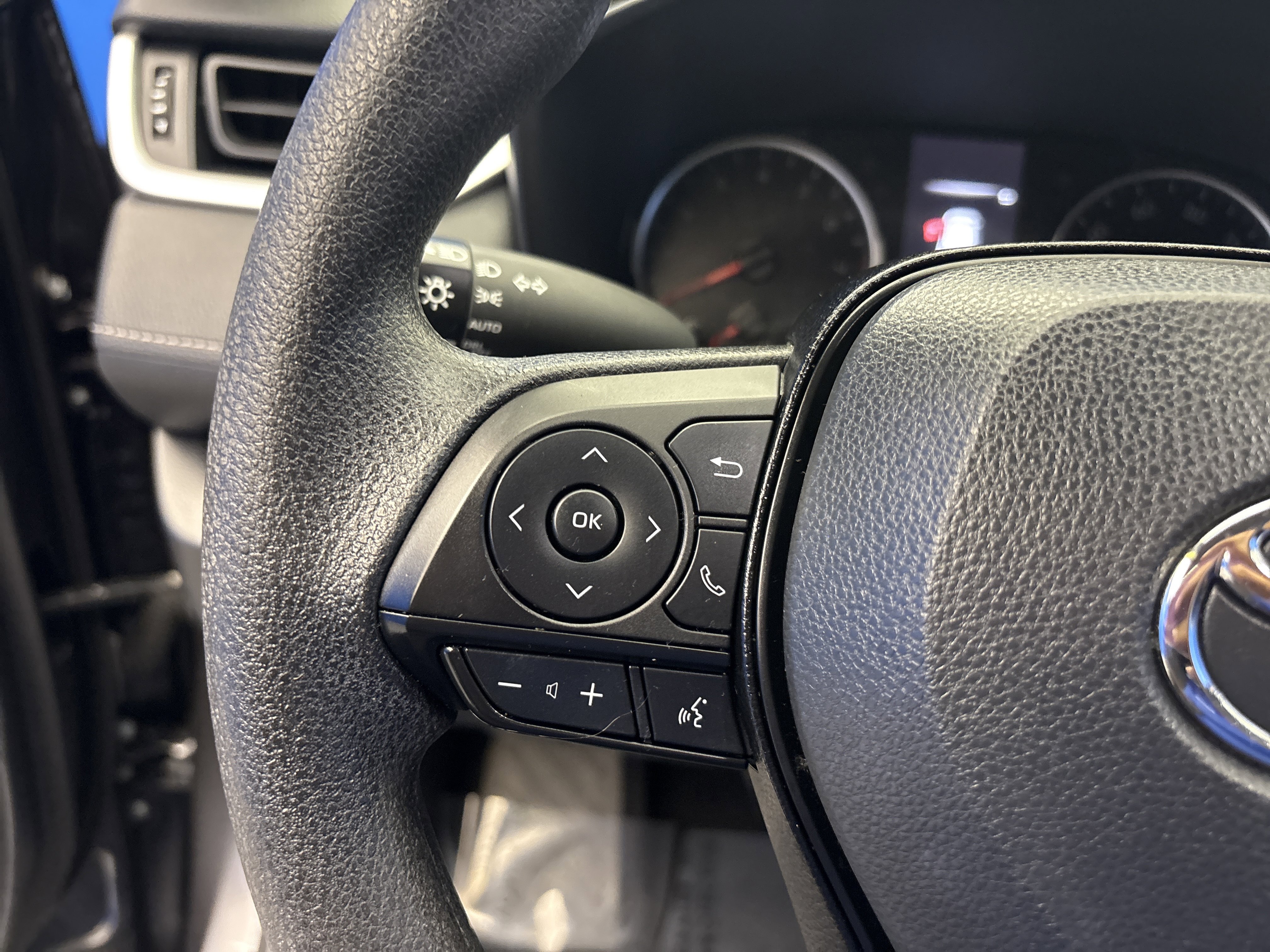 Used 2022 Toyota RAV4 XLE AWD/4WD image 15