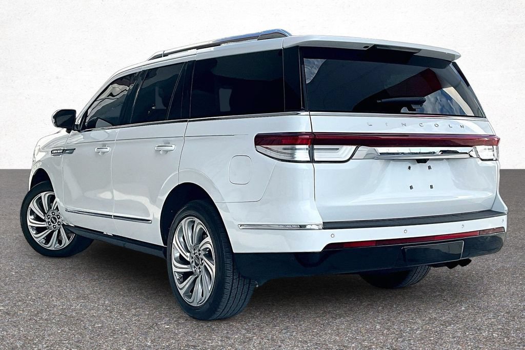 Used 2024 Lincoln Navigator Reserve AWD/4WD image 5