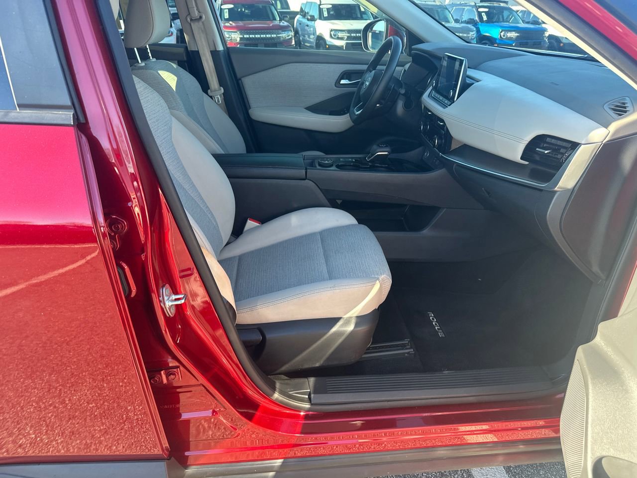 Used 2022 Nissan Rogue SV image 13